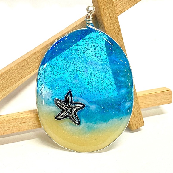 HANDMADE Starfish Ocean Resin Art Statement Pendant - Picture 2 of 9